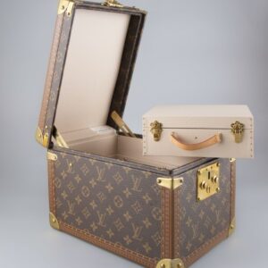 LOT 325